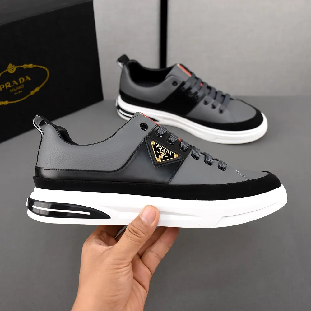 PP400🌻🌻🌻【Prada·PRADA】set off the audience! An international brand that is constantly innovating. This men's casual shoe is the original version. It is made of cowhide leather at a ratio of one to one at the store. It has leather feet and rubber non-slip outsole. It is breathable and comfortable. Quality speaks for itself. 👄38-44